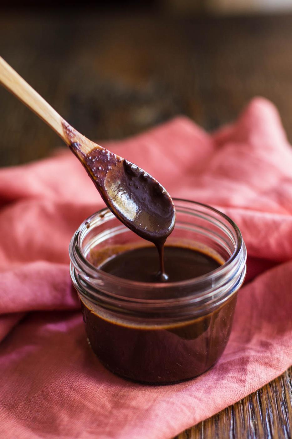 4 Ingredient Vegan Chocolate Syrup at Home