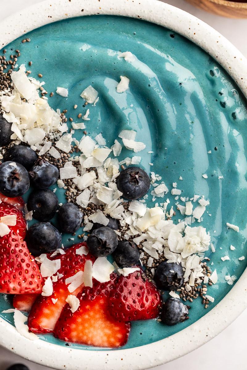Smoothie bowl made with blue spirulina powder.