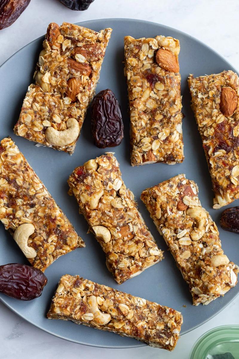 Chewy Granola Bars at Home