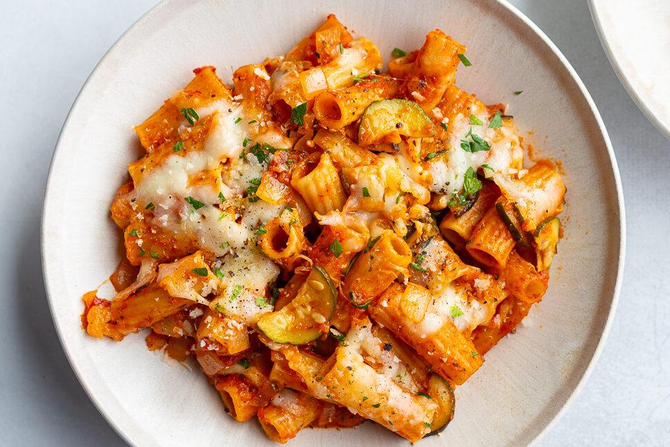 RIGATONI pasta bake on a plate