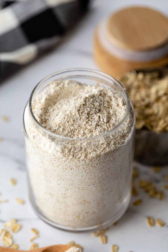 How to Make Oat Flour from the Pantry