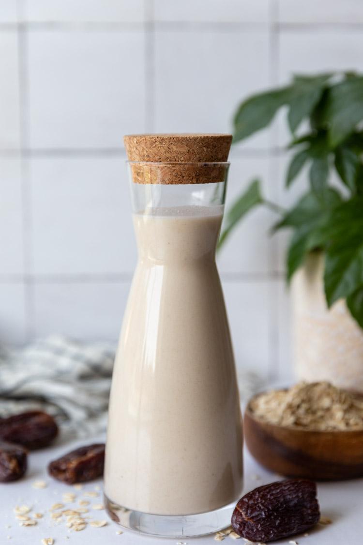 How to make Oat Milk from the Pantry