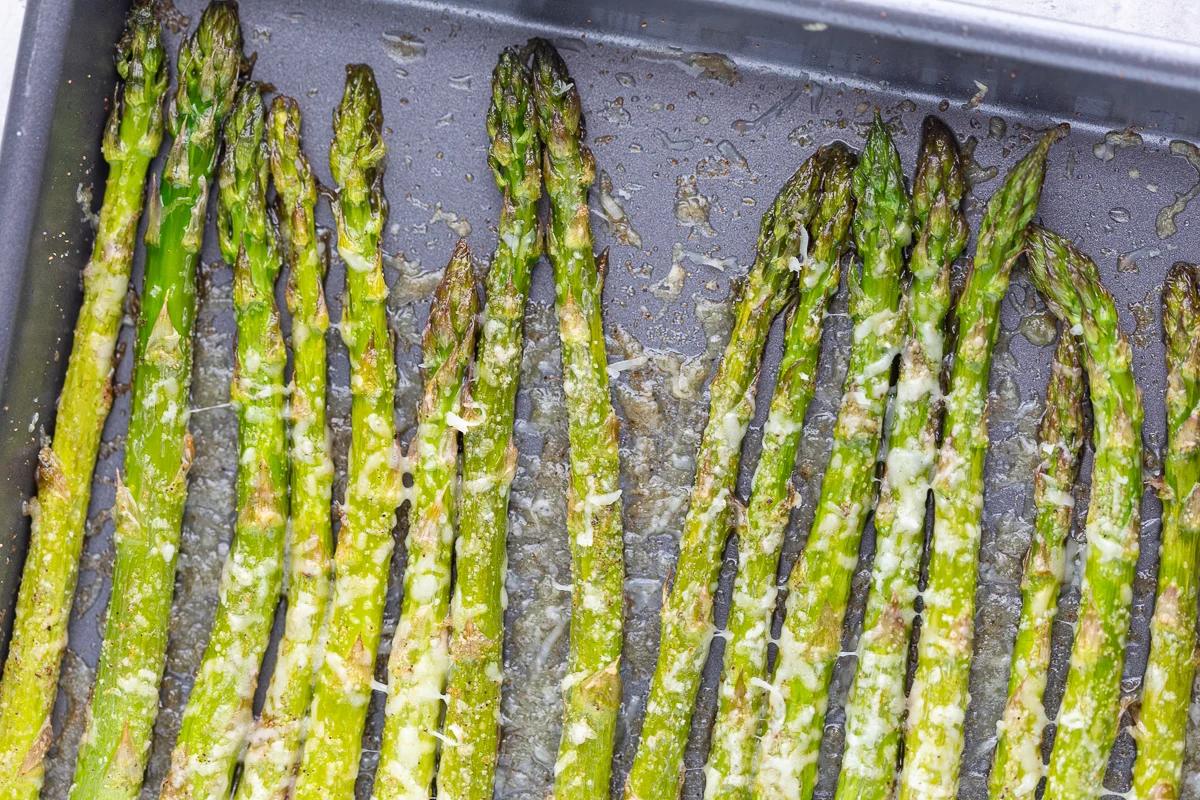 Parmesan Baked Asparagus on the Stove
