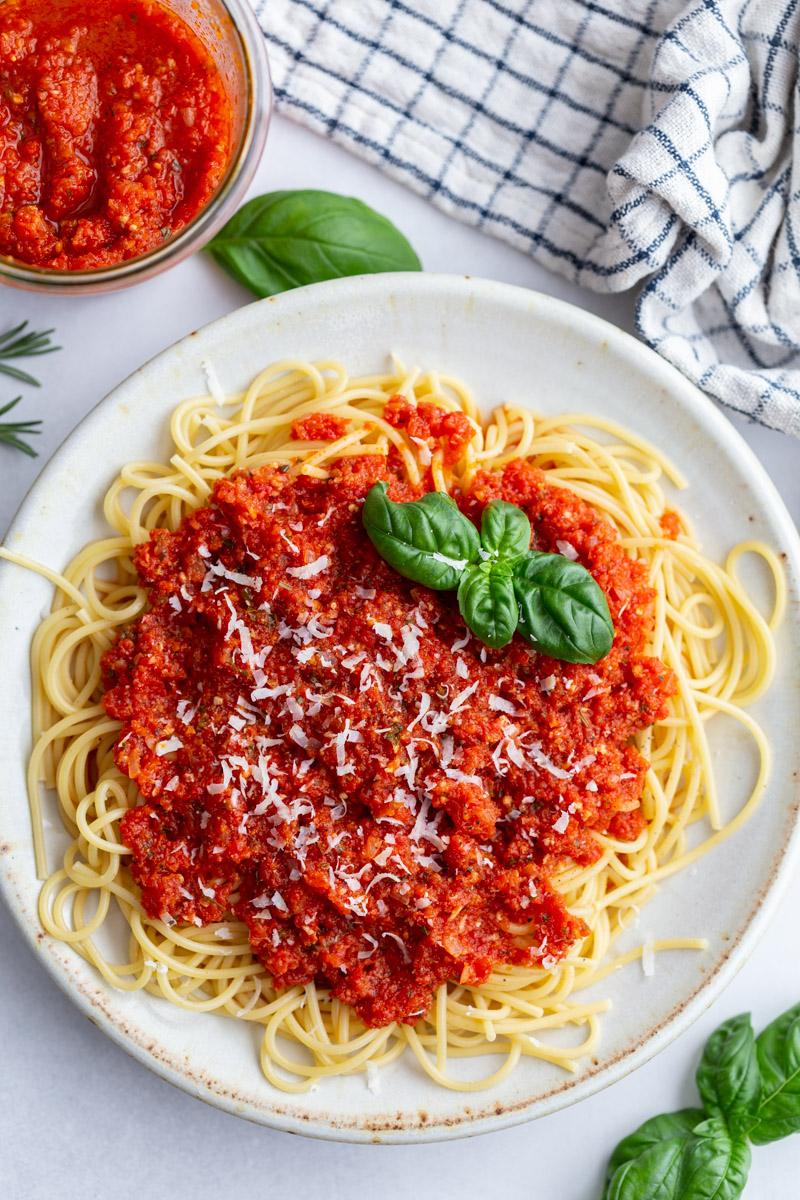 Simple Pomodoro Sauce for the Table