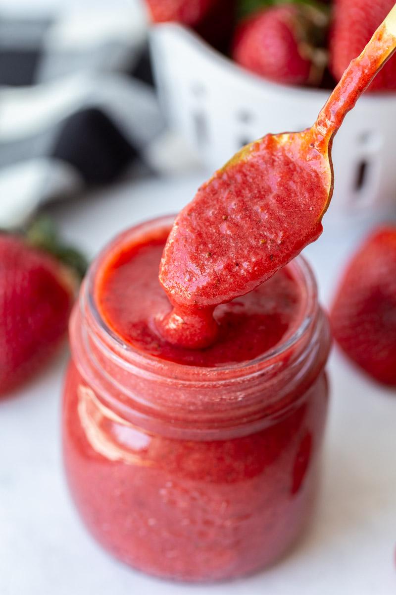 How to Make Strawberry Puree for the Table