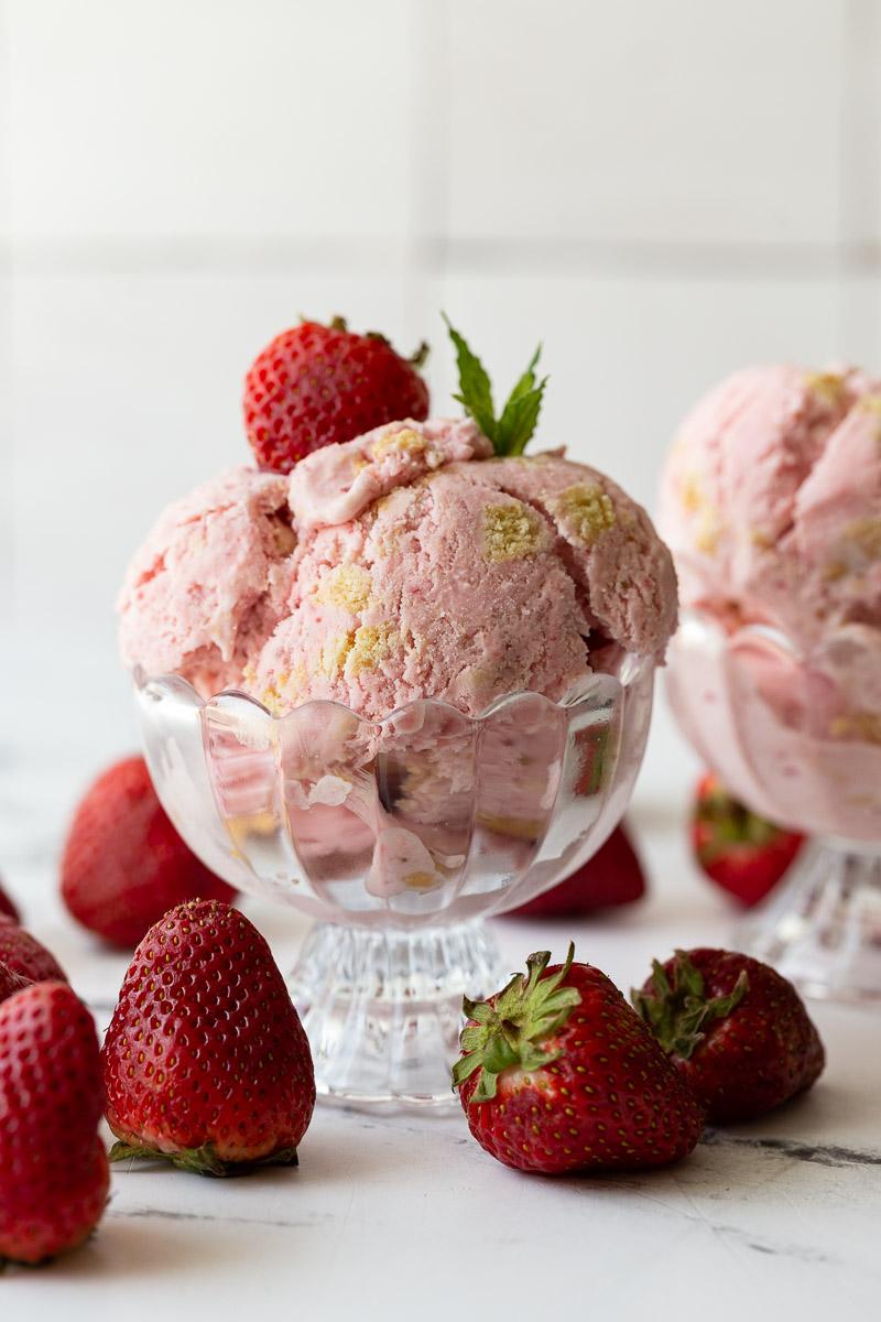 Strawberry Shortcake Ice Cream for the Table