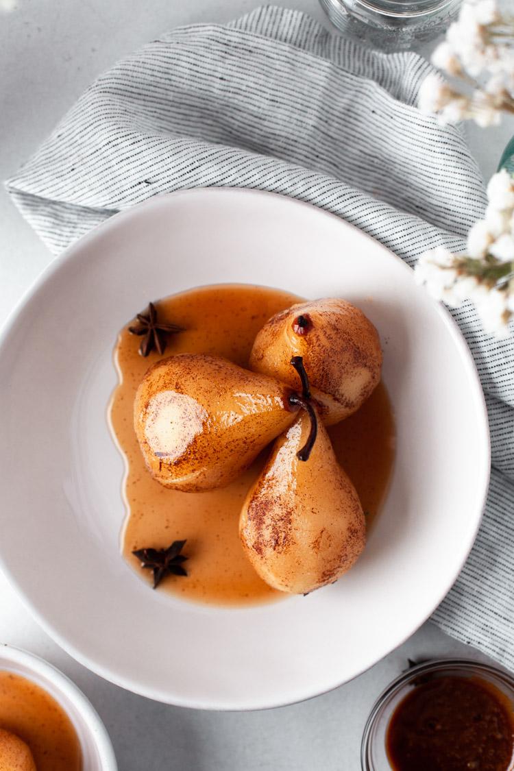 Vanilla Poached Pears for the Table