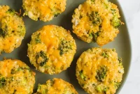 Cheesy Broccoli Quinoa Bites
