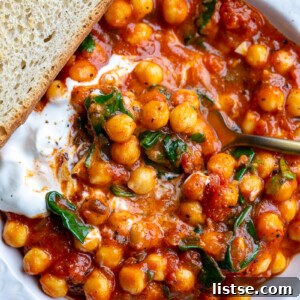 Braised chickpeas served with yogurt and toast.