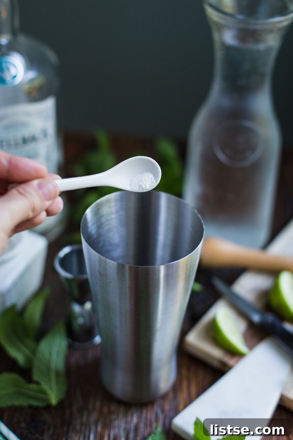 Stevia Sparkle Mojito 5 Stevia Mojito being garnished with mint and lime