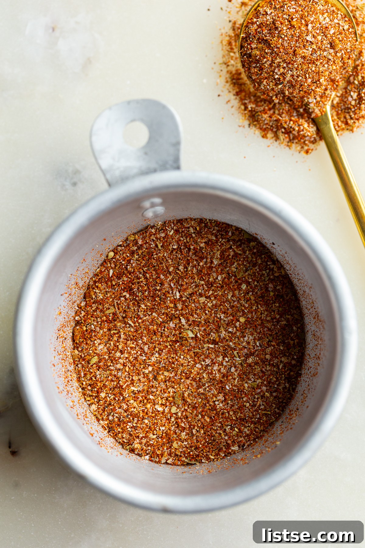Homemade Fajita Seasoning Mix for Chicken and Steak 5 fajita seasoning in a small bowl
